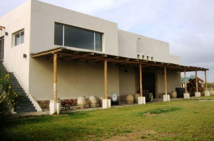 Finca de 50 has. de varietales, con Bodega moderna 70.000 lts. en producción, Tupungato, Mendoza. 
