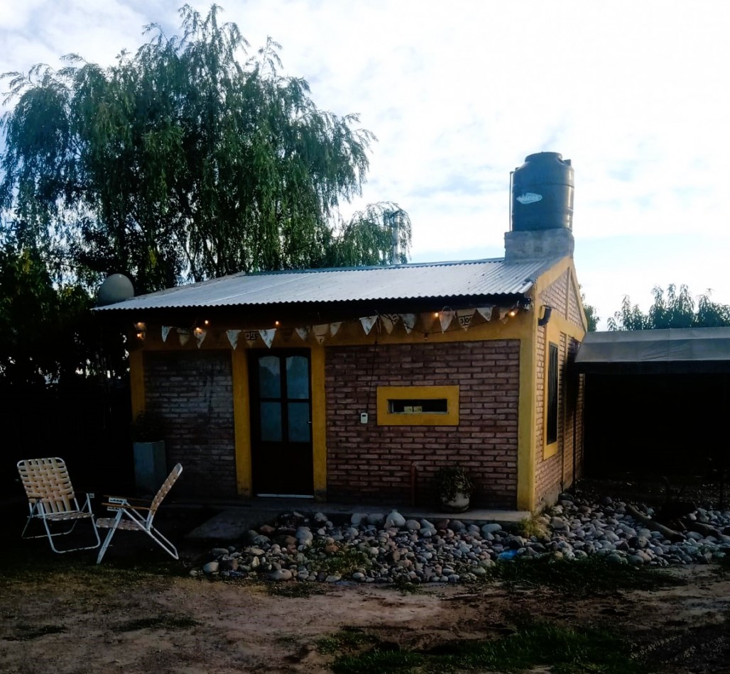 Desarrollo Enoturismo 2 has Malbec con tres cabañas en Valle de Uco, Mendoza.